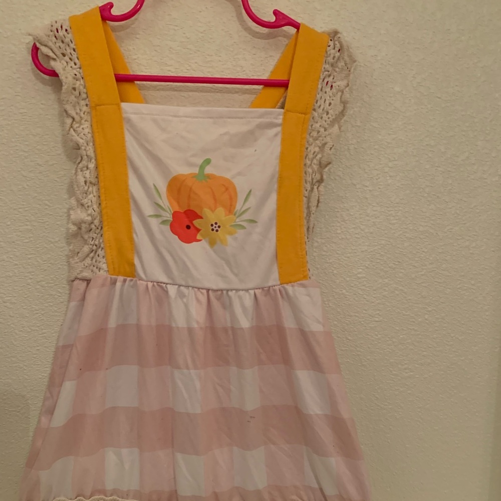 Adorable pumpkin dress!